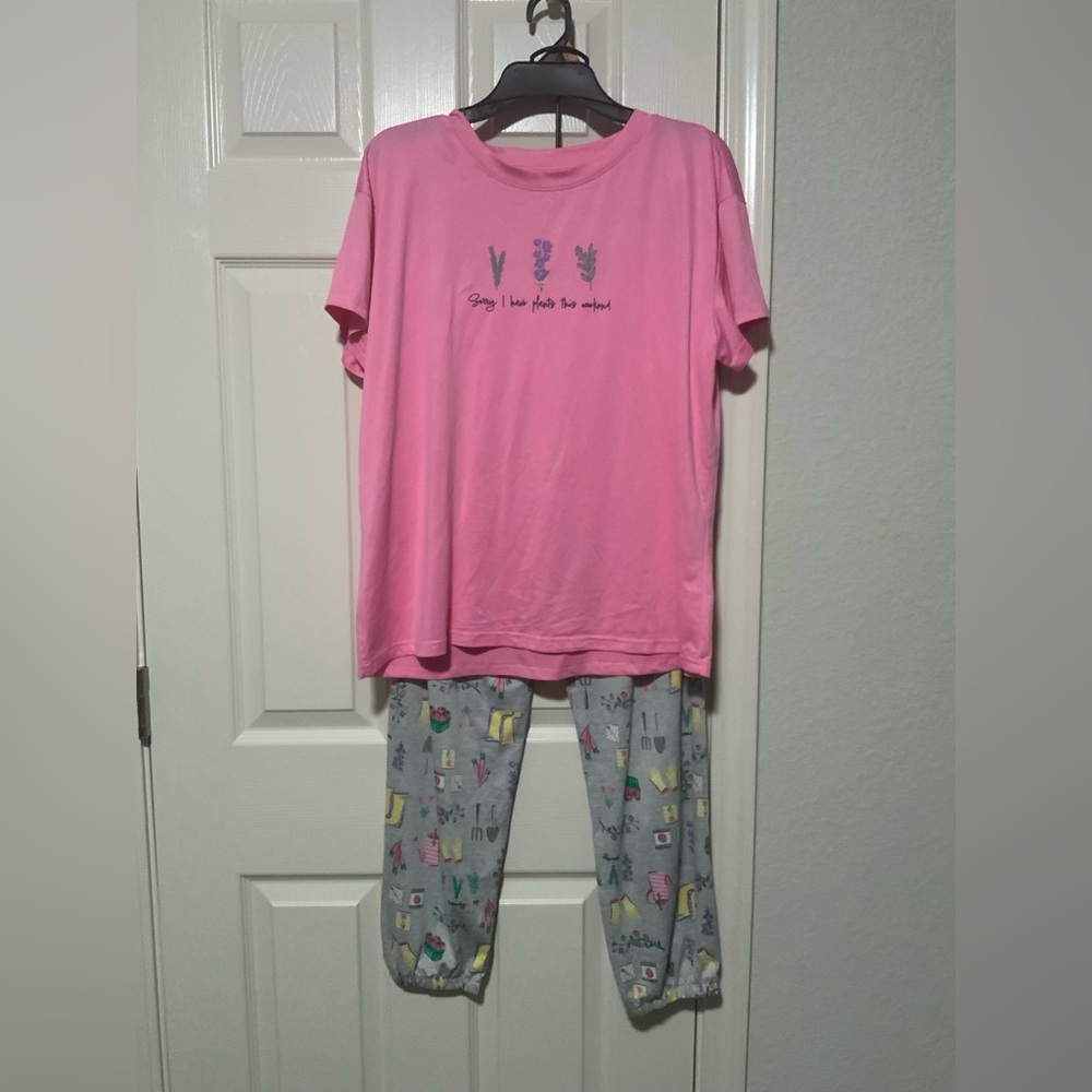 NWOT Women's Pink and Gray Pajama Set